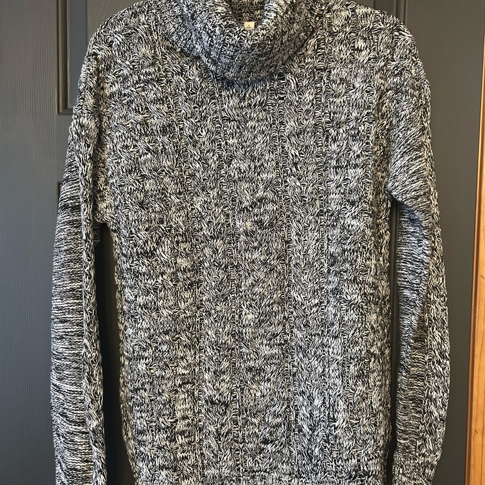 GAP Men's Charcoal and White Turtleneck Sweater